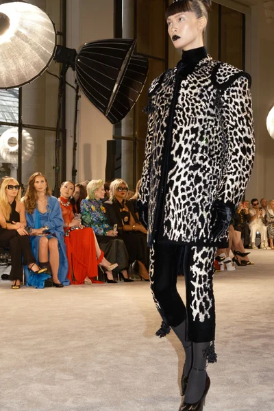 Look 3